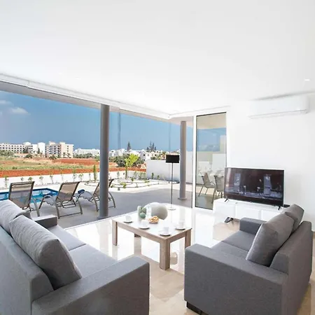 Villa Pearl 2 *