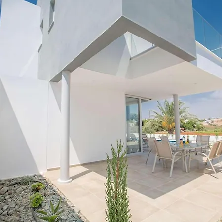 Pearl 2 Villa Protaras
